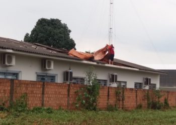 Seis escolas municipais e três CMEIs cancelam aulas devido ao temporal do fim de semana