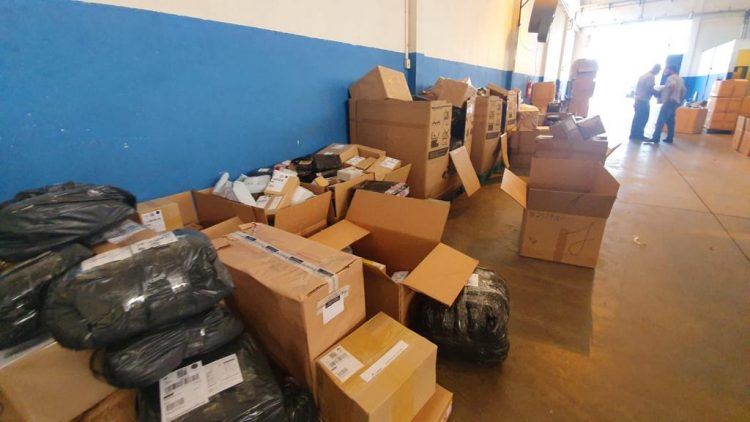 Receita Federal de Foz reteve mais de R$600 mil em remessas postais em operação no norte do estado