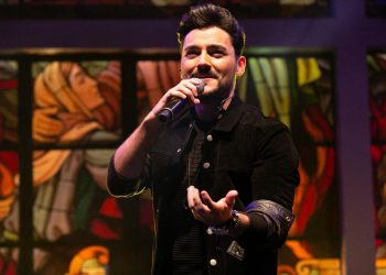 Festa dos Carismas 2021 terá show com Thiago Brado