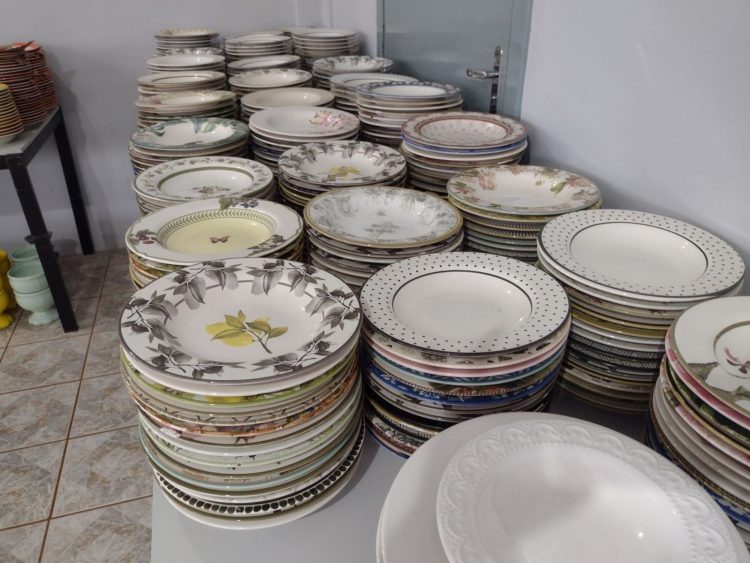 Feira de Louça da APAE começa nesta sexta-feira