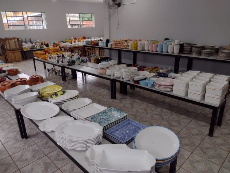 Feira de Louça da APAE começa nesta sexta-feira