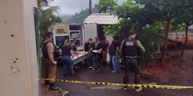 Foragido é morto após esfaquear policial durante cumprimento de mandado