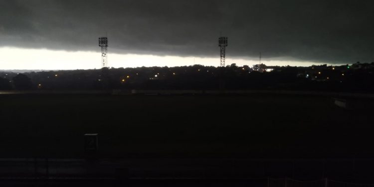 Temporal trouxe chuva de granizo em Foz do Iguaçu
