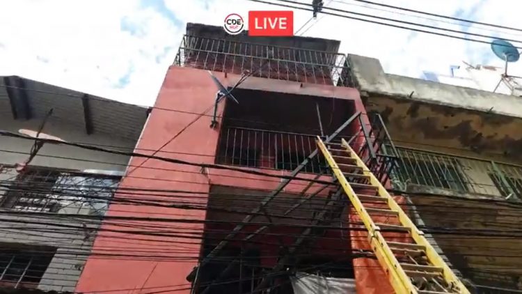 Incêndio em prédio no centro de Cidade do Leste