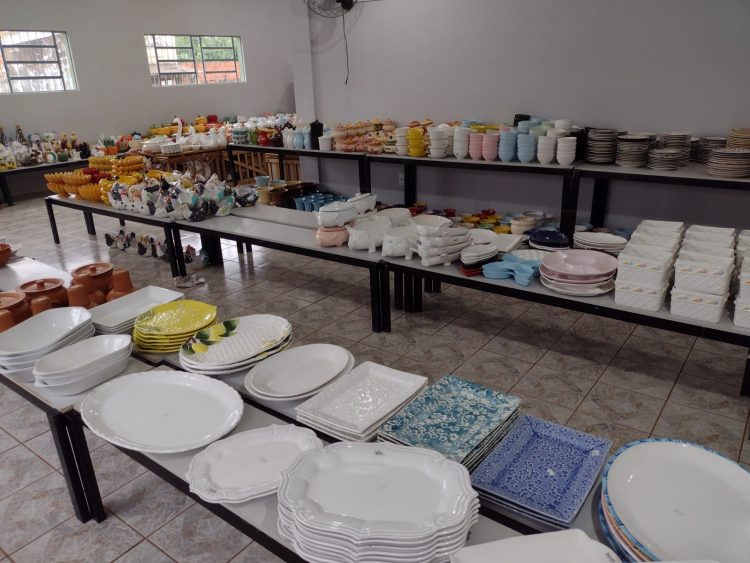 Feira de Louça da APAE começa nesta sexta-feira