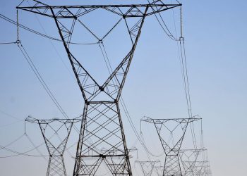 Novo estudo reitera que horário de verão não resulta em “economia significativa de energia”