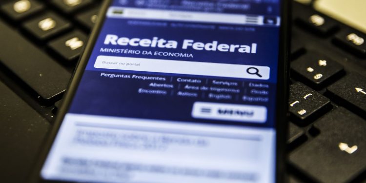 Receita Federal paga lote residual de restituições do Imposto de Renda