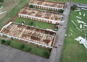 Imagem mostra destruição na Unioeste após temporal em Foz do Iguaçu