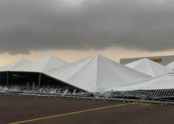 Ventos de 95km/h derrubam palanque que receberia presidente em Maringá