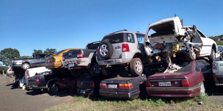 Leilão de sucatas para reciclagem é realizado no dia 26
