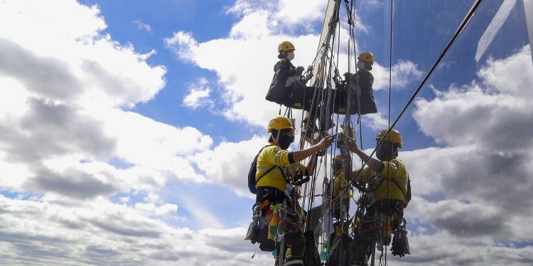 Com nove meses consecutivos de saldo positivo, Paraná chega a 168,5 mil empregos criados em 2021