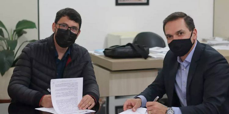 Unioeste firma convênio com plataforma de educação financeira