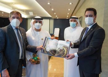 Governador e prefeito articulam voo da Emirates para Foz do Iguaçu