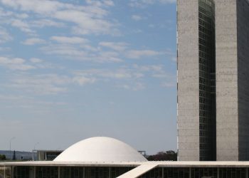 Congresso prorroga prazo de MP que cria o Auxílio Brasil