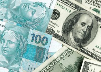 Dólar é vendido a R$ 5,67 nas casas de câmbio em Foz do Iguaçu