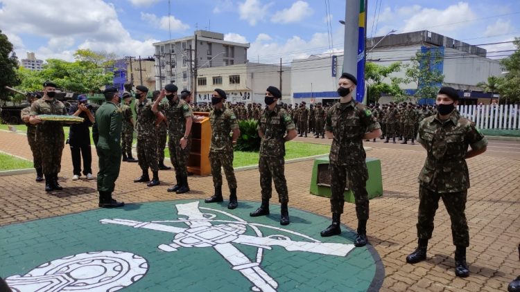 Veja como foi a solenidade pelo Dia da Bandeira no 34º BIMec