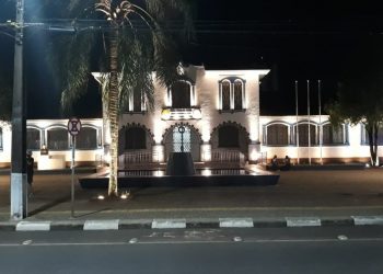 Eletromil testa iluminação cênica no Colégio da Polícia Militar Bartolomeu Mitre