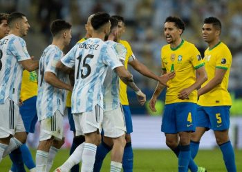 O Brasil enfrenta a Argentina nesta terça (16) às 20h30