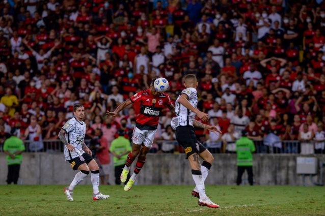 Flamengo vence o Corinthians (Foto: Twitter Flamengo)