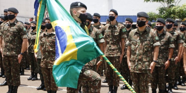 Veja como foi a solenidade pelo Dia da Bandeira no 34º BIMec