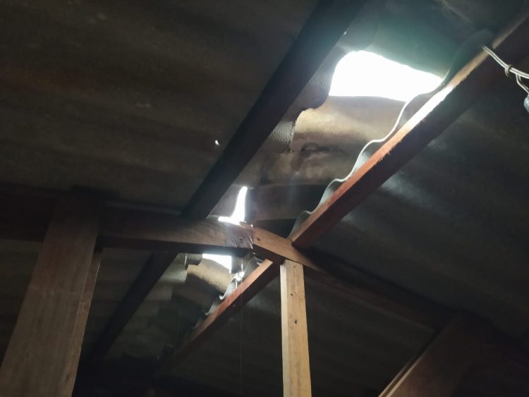 Temporal derruba parte da decoração de natal em Foz; danos não afetam programação