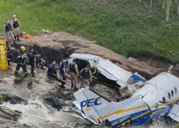 Avião com Marília Mendonça cai no interior de MG