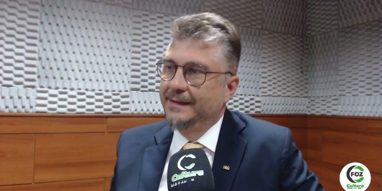 Vitor Hugo Nachtygal é eleito presidente da OAB Foz do Iguaçu