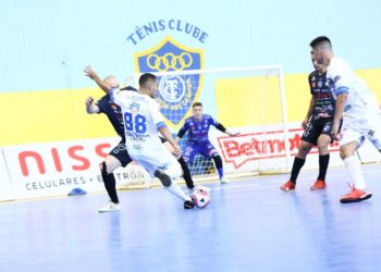 Foz Cataratas tem jogo decisivo neste domingo, 14 de novembro