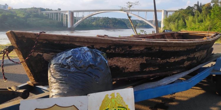 Paraguaios são presos atravessando o Rio Paraná com droga
