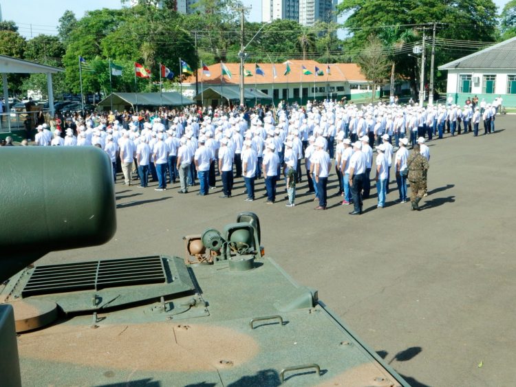 Exército recebe veteranos em evento no Batalhão de Foz