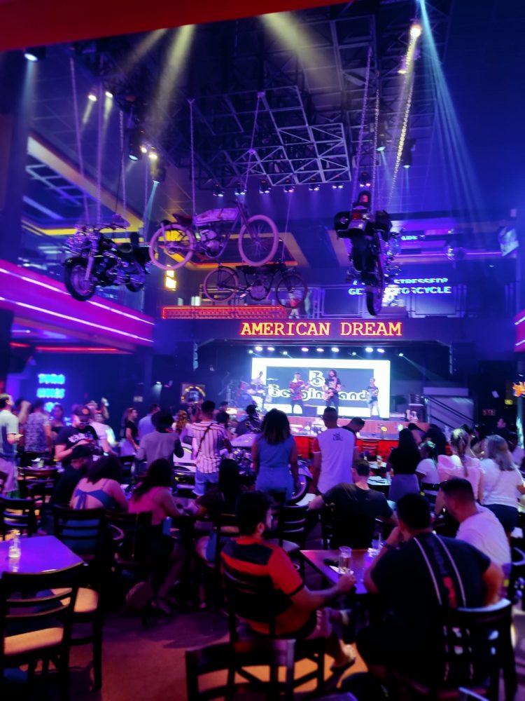 Agradecimento: doação de brinquedo vale três ingressos no Dreams Park Show