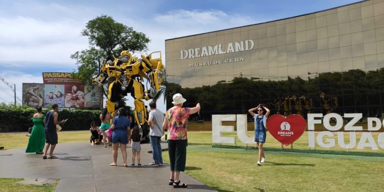 Agradecimento: doação de brinquedo vale três ingressos no Dreams Park Show