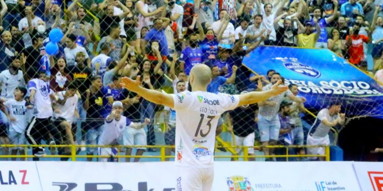 Foz Cataratas Futsal joga nesse domingo, 21, no Caldeirão Azul