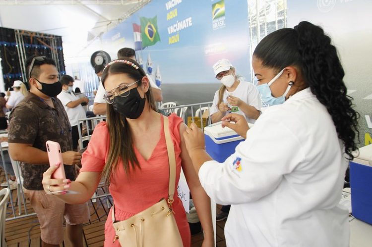 Ministro da Saúde garante o fortalecimento da vacinação em cidades de fronteira