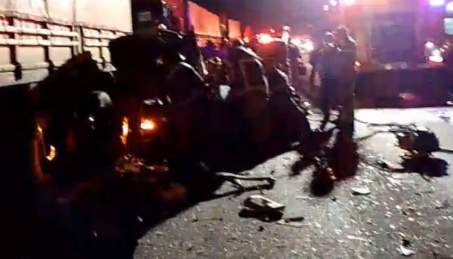 Acidente na BR-277, em Foz, deixa pelo menos um morto e quatro feridos