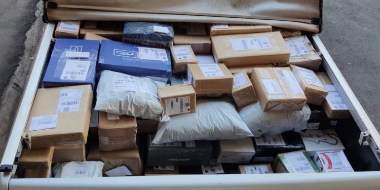 Mercadorias irregulares são retidas no Centro de Distribuição de Remessas Postais
