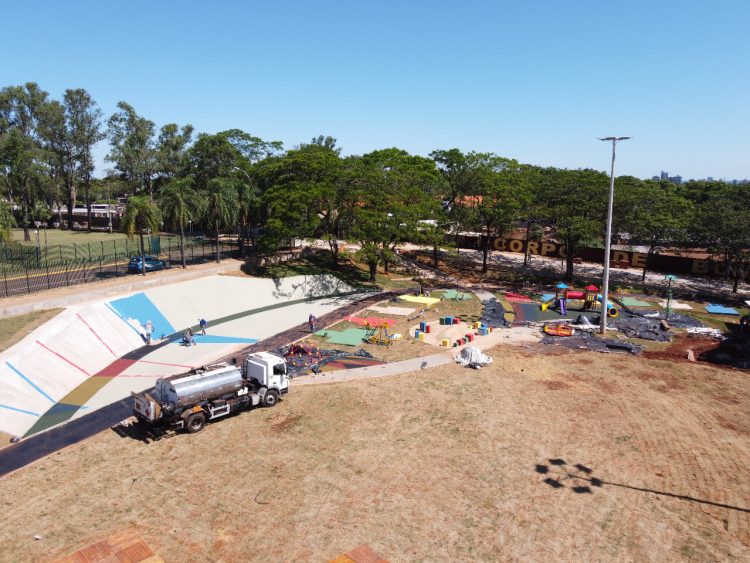 Obras do Gramadão entram na reta final para receber atrações natalinas em Foz