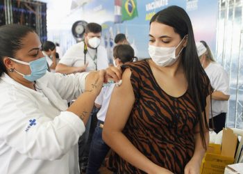 Dia “D” de vacinação acontece nesse sábado, 27, nas unidades de saúde de Foz