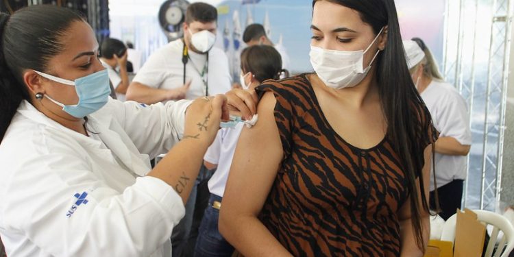 Dia “D” de vacinação acontece nesse sábado, 27, nas unidades de saúde de Foz