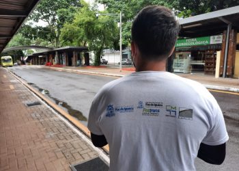 Equipes da pesquisa sobre o transporte coletivo em Foz ouvem usuários e não usuários em campo