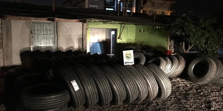 Pneus contrabandeados são apreendidos pelo BPFRON