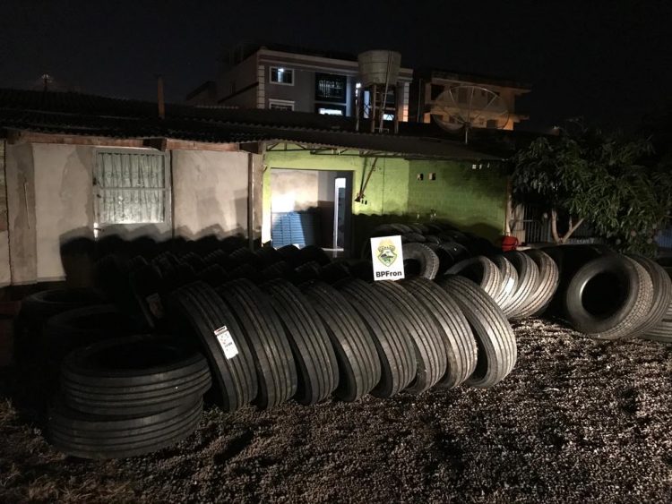 Pneus contrabandeados são apreendidos pelo BPFRON