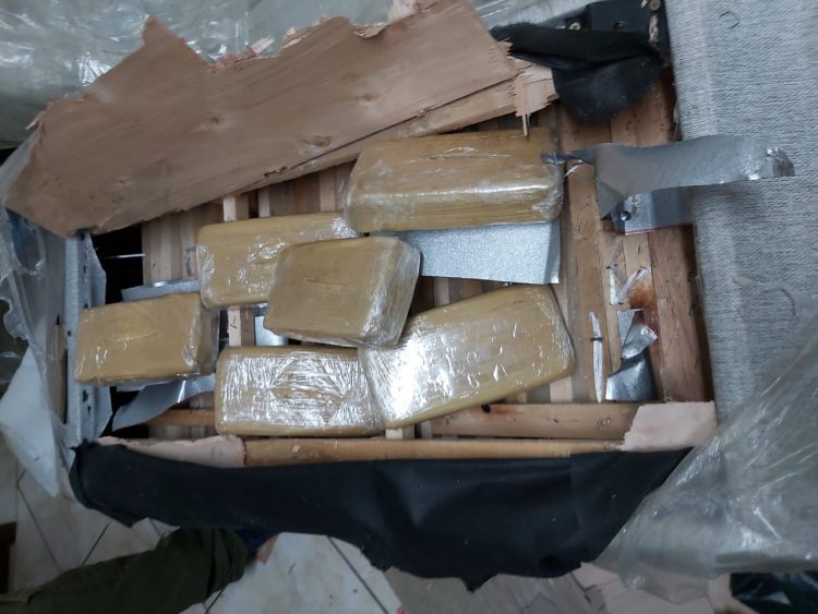 22 kg de crack e pistolas 9mm são aprendidas pela Polícia Civil