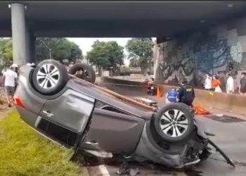 Acidente grave é registrado na Avenida Tancredo Neves, próximo ao viaduto