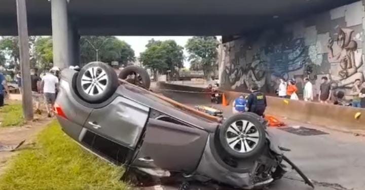 Acidente grave é registrado na Avenida Tancredo Neves, próximo ao viaduto