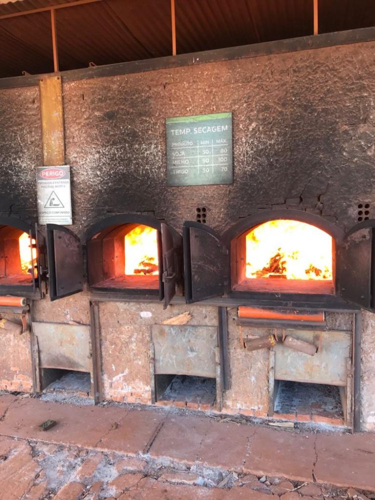 Mais de uma tonelada de drogas apreendidas são incineradas pela Polícia Federal