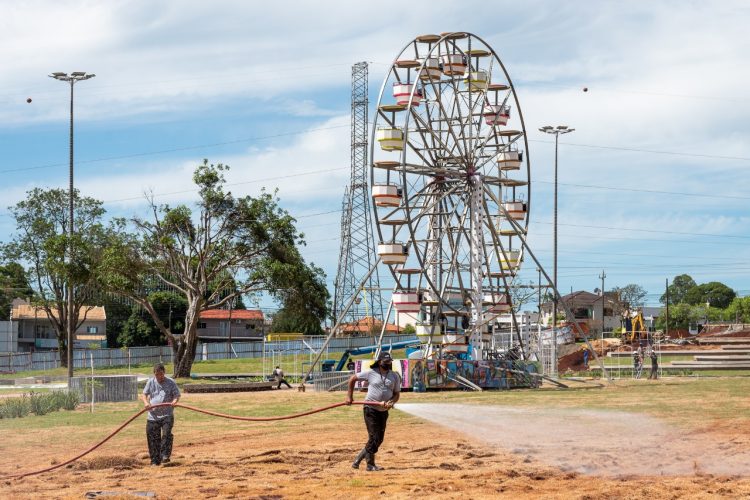 Natal de Águas e Luzes começa nesta quarta (1º) com espetáculo e chegada do Papai Noel na Praça da Paz