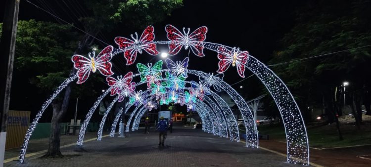 Natal de Águas e Luzes começa nesta quarta (1º) com espetáculo e chegada do Papai Noel na Praça da Paz
