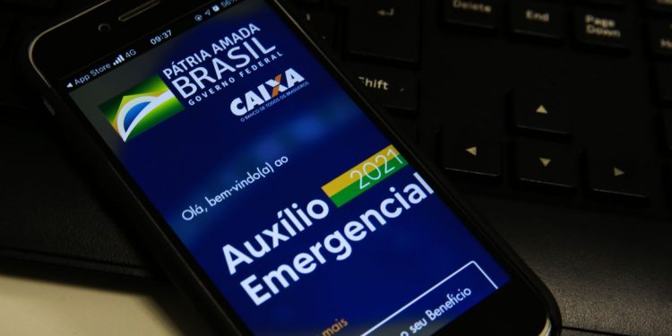 Governo pede devolução de auxílio emergencial recebido indevidamente