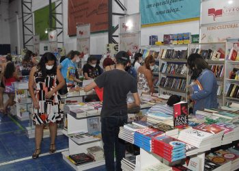 Feira do Livro de Foz do iguaçu segue com programação cultural até o dia 27 de novembro